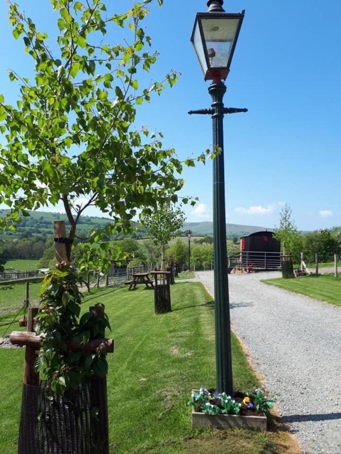 Ruby Shepherds Hut Sleeps 4 Rhayader Exterior photo